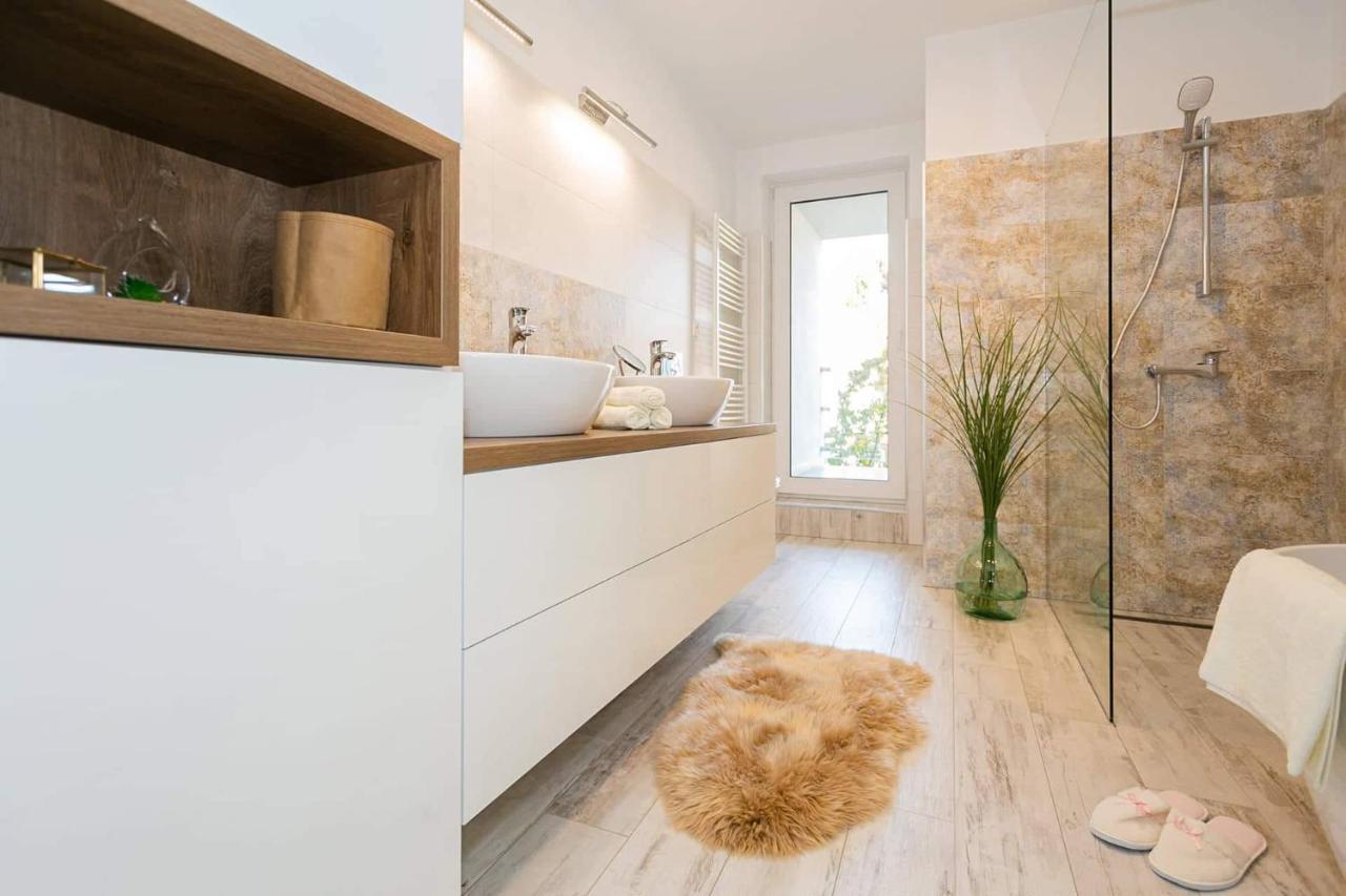 Bl - The Penthouse, 24Hr Self Check-In, 2 Bedrooms, Fireplace, Ac, Panoramic View From Main Balcony, 3-Minute Walk To City Center Banska Bystrica Bagian luar foto