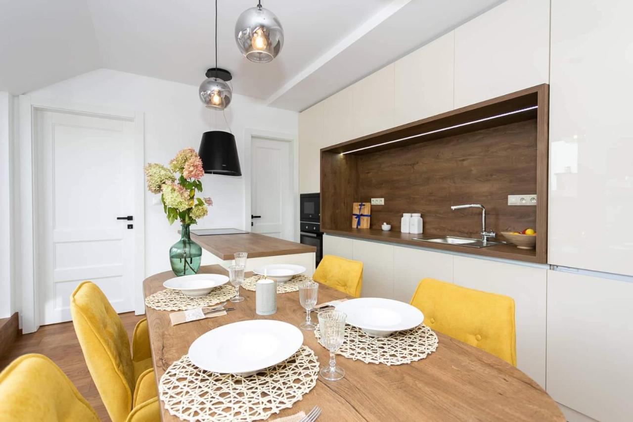 Bl - The Penthouse, 24Hr Self Check-In, 2 Bedrooms, Fireplace, Ac, Panoramic View From Main Balcony, 3-Minute Walk To City Center Banska Bystrica Bagian luar foto
