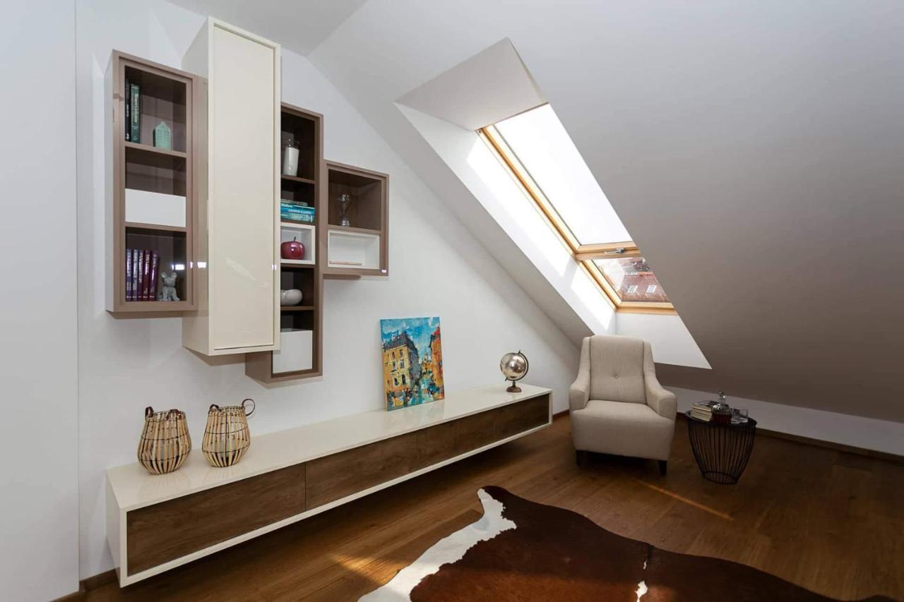 Bl - The Penthouse, 24Hr Self Check-In, 2 Bedrooms, Fireplace, Ac, Panoramic View From Main Balcony, 3-Minute Walk To City Center Banska Bystrica Bagian luar foto